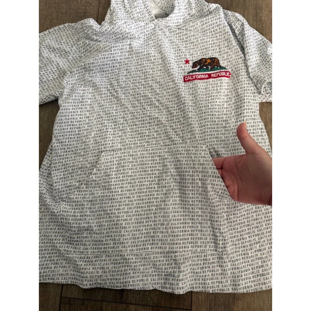 Eighty Eight Brand California Republic White Short Sleeve Hoodie Size 18/20